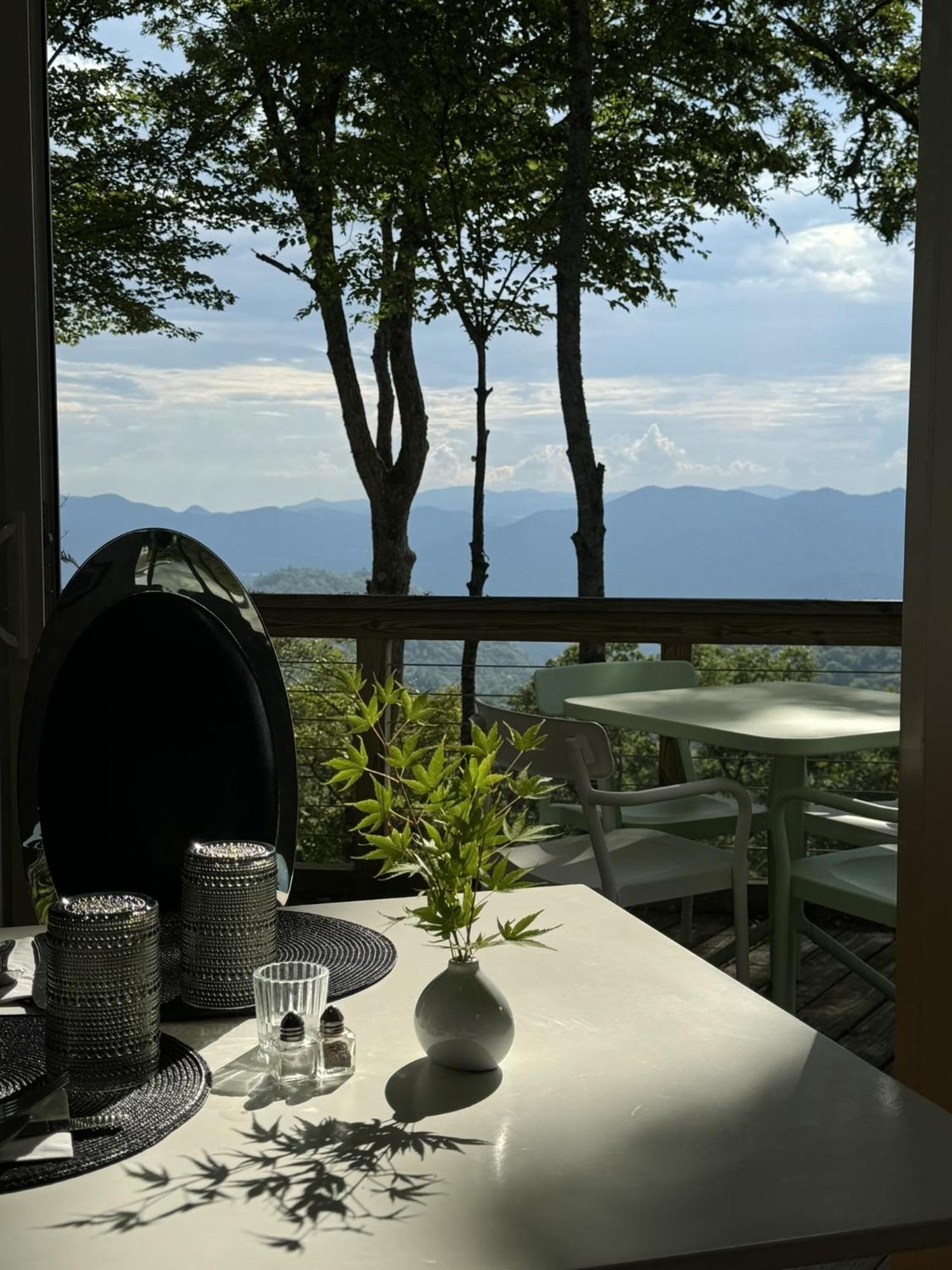 Fire Mountain Hotel Highlands Buitenkant foto